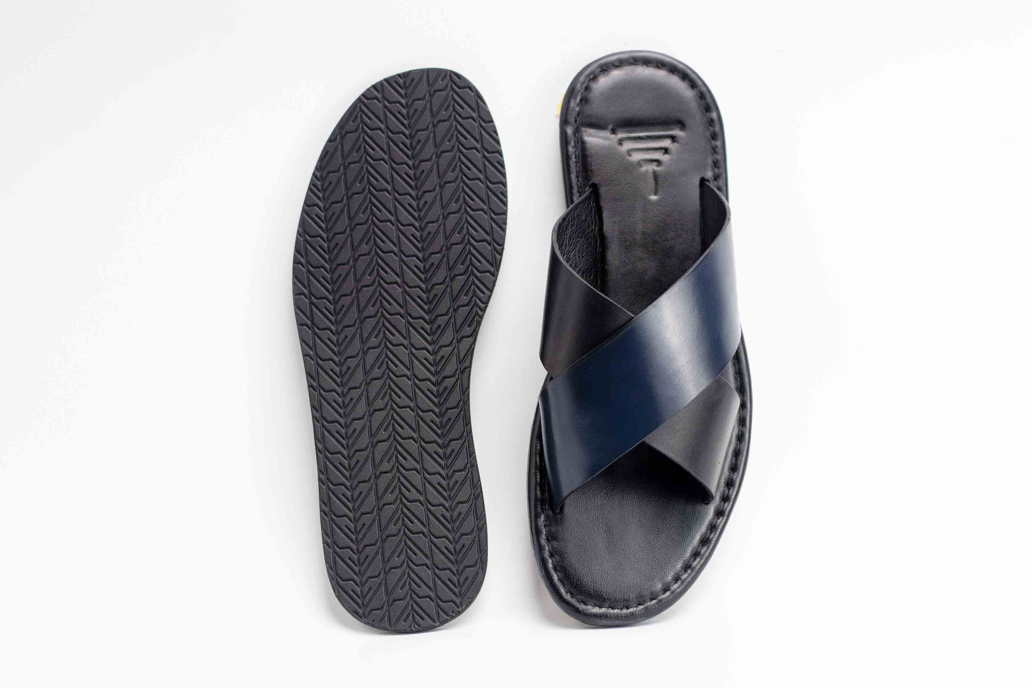 Criss-Cross Slide · Black